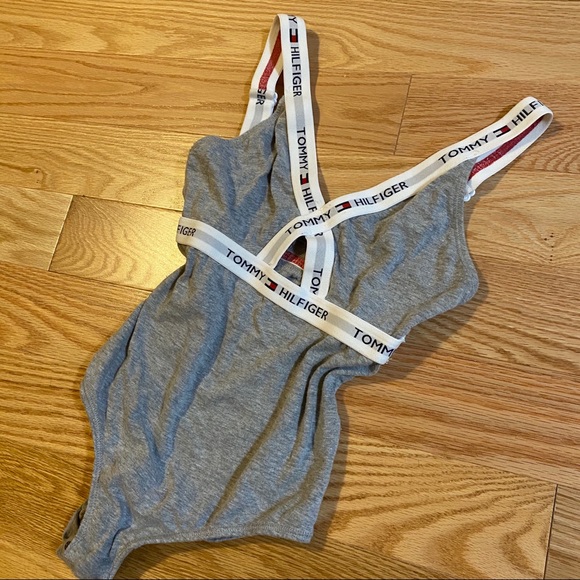 Tommy Hilfiger Criss Cross Bodysuit - Picture 2 of 6